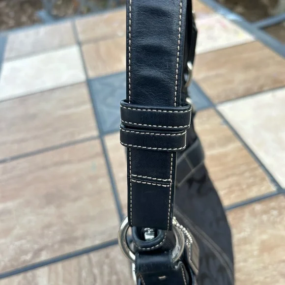 Coach Classic Signature Hobo Monogram Purse Handbag In great condition💕 9x10 - Picture 5 of 9